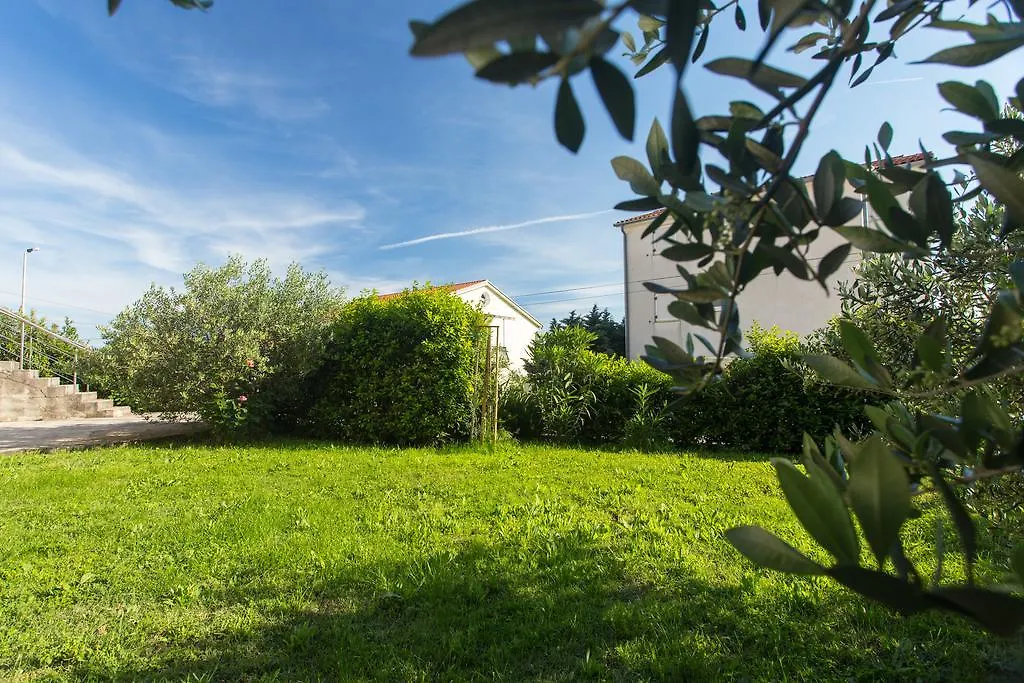Apartments Adriatic Selce